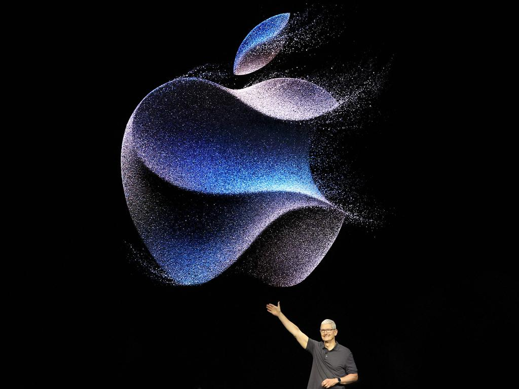 苹果推出钛金属外壳iPhone 15 Pro，更新了芯片，美国的价格不变 