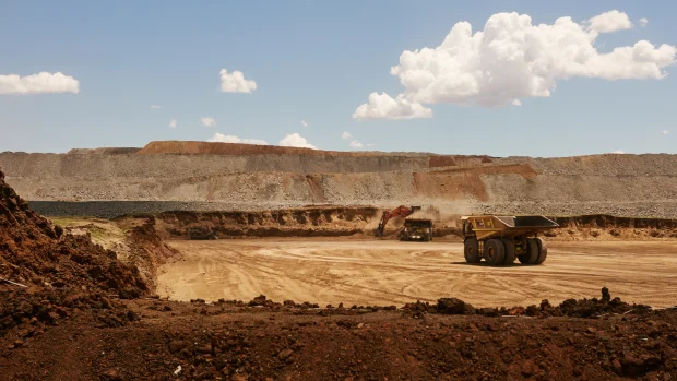 Whitehaven 确认对昆士兰州两个大型煤矿感兴趣