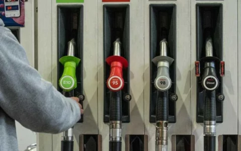 新州公平交易厅提醒驾车者  查看油价可在长假节省油费