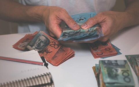 通胀威胁数百万澳人的退休计划！专业财务建议至关重要